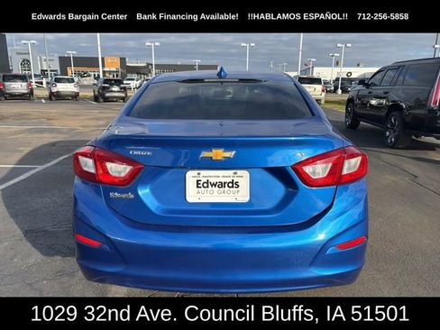 Used 2018 Chevrolet Cruze LT w/ Convenience Package image 7