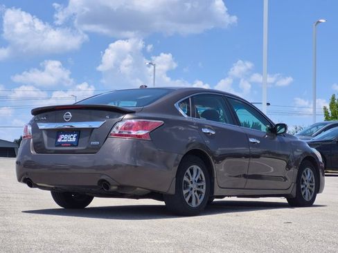 Used 2015 Nissan Altima 2.5 S w/ Special Edition Package FWD image 5