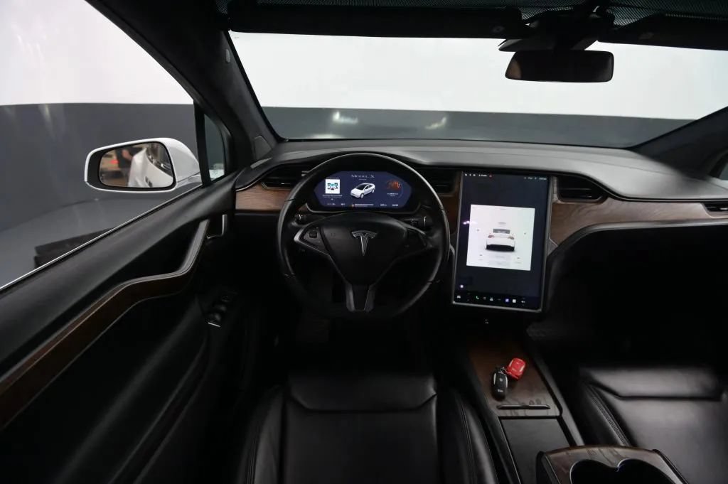 Used 2020 Tesla Model X Long Range AWD/4WD image 32