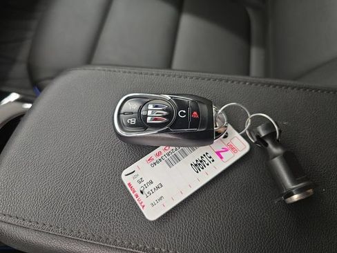 Used 2025 Buick Envista Sport Touring w/ Convenience I Package FWD image 28