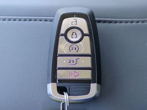 New 2026 Ford Expedition Active image 27