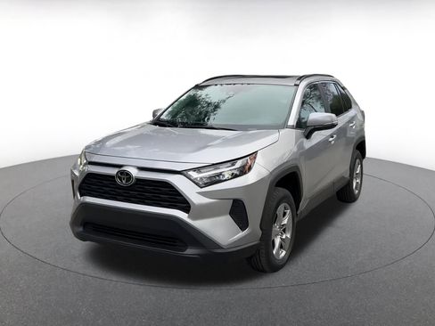 Used 2025 Toyota RAV4 XLE image 7