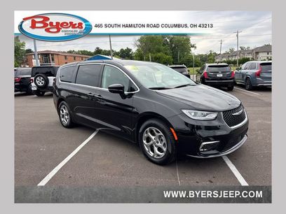 Used 2024 Chrysler Pacifica Limited w/ Trailer Tow Group