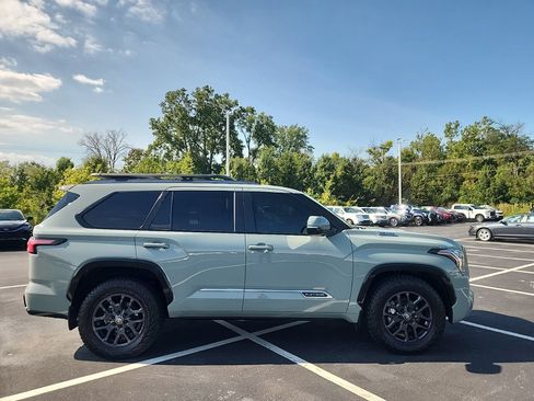 Used 2025 Toyota Sequoia Platinum AWD/4WD image 7