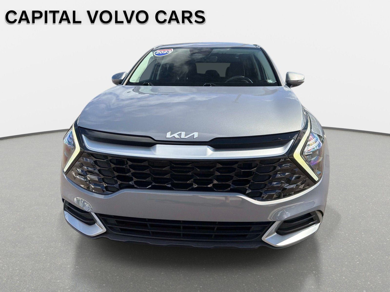 Used 2023 Kia Sportage EX FWD image 2