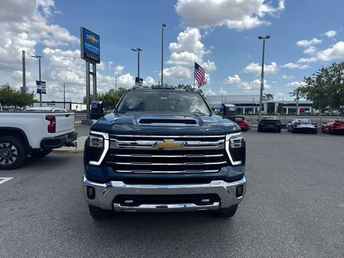 Used 2024 Chevrolet Silverado 2500 LTZ w/ LTZ Convenience Package AWD/4WD image 2