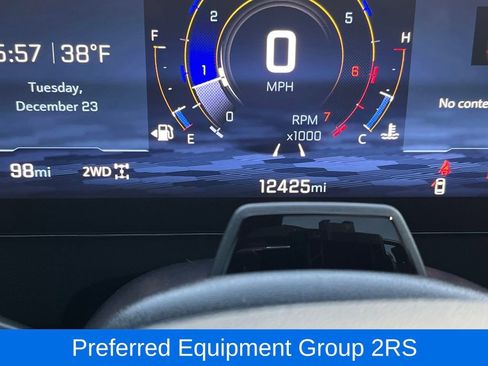 Used 2025 Chevrolet Traverse RS image 18