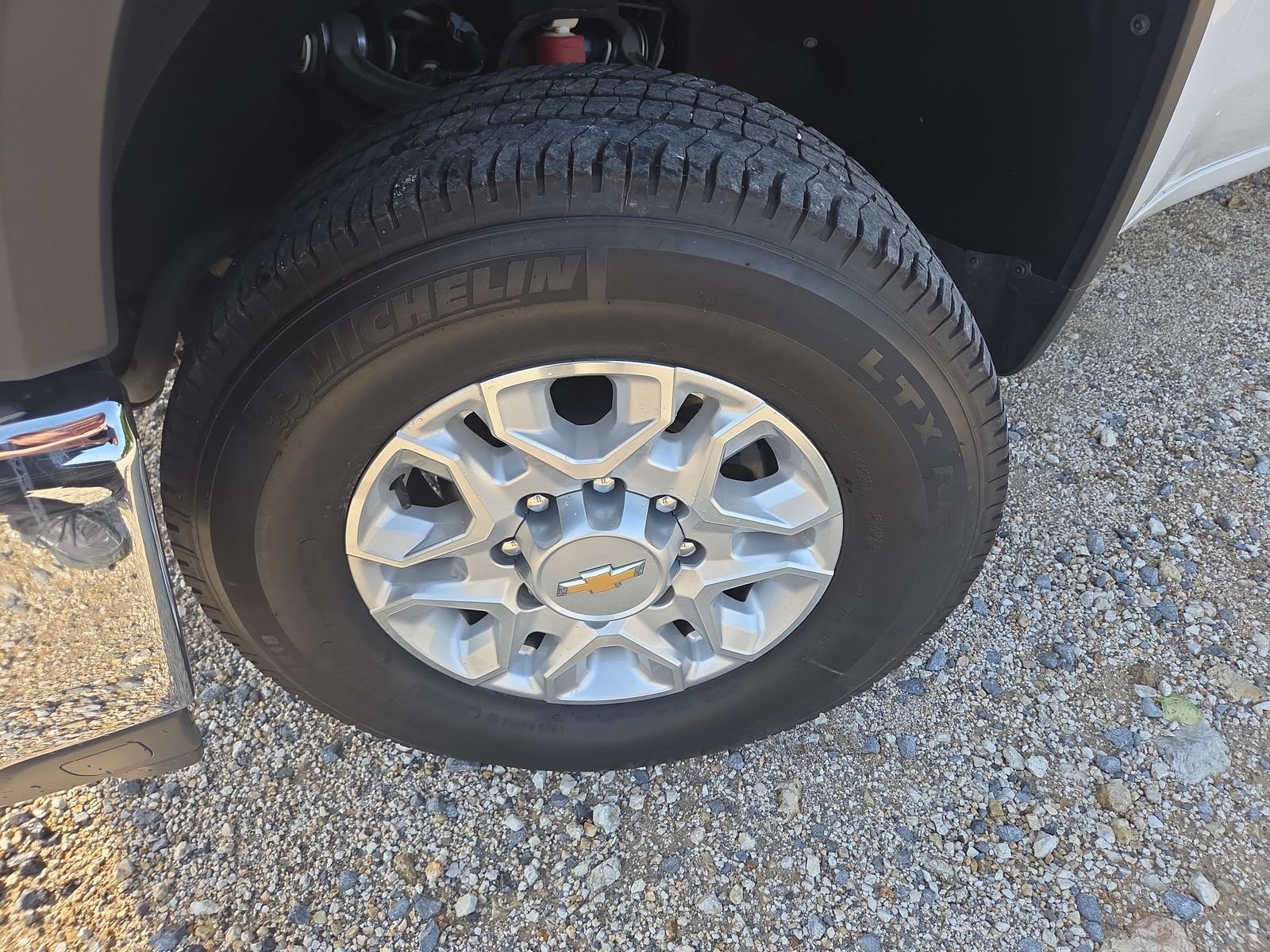Used 2025 Chevrolet Silverado 2500 LT AWD/4WD image 12
