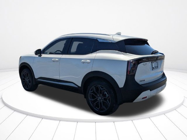 Used 2025 Nissan Kicks SR FWD image 5
