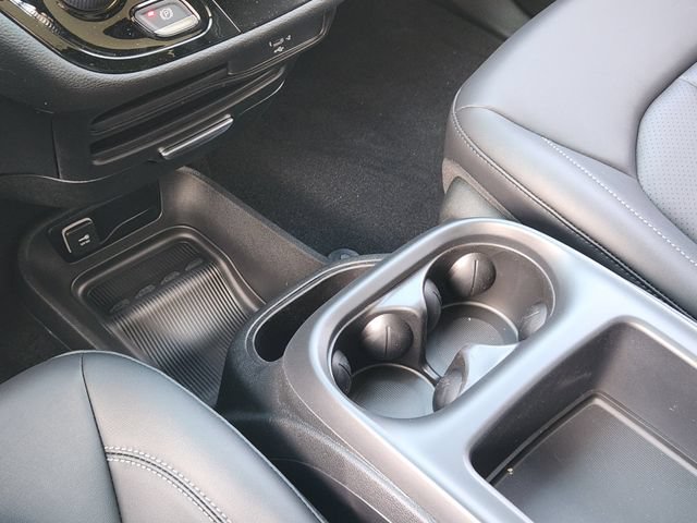 New 2026 Chrysler Pacifica Select w/ S Appearance Package FWD image 16