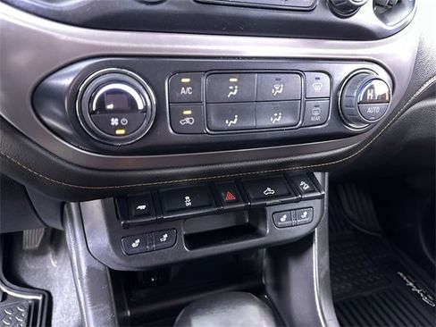 Used 2022 GMC Canyon AT4 w/ Trailering Package image 17