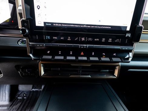 Used 2025 GMC Hummer EV 2X w/ Extreme Off-Road Package AWD/4WD image 37