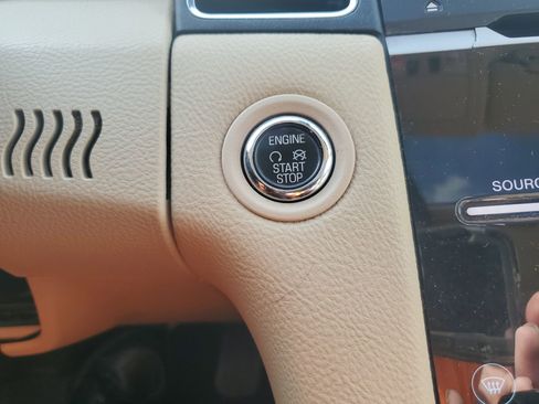 Used 2018 Ford Taurus Limited w/ Driver Assist Package image 25