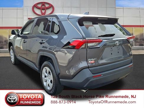 Certified 2024 Toyota RAV4 LE AWD/4WD image 4
