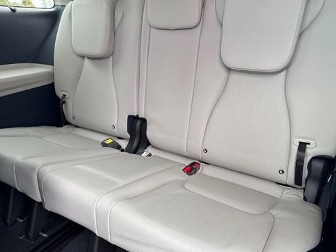 New 2026 Kia Carnival EX image 15