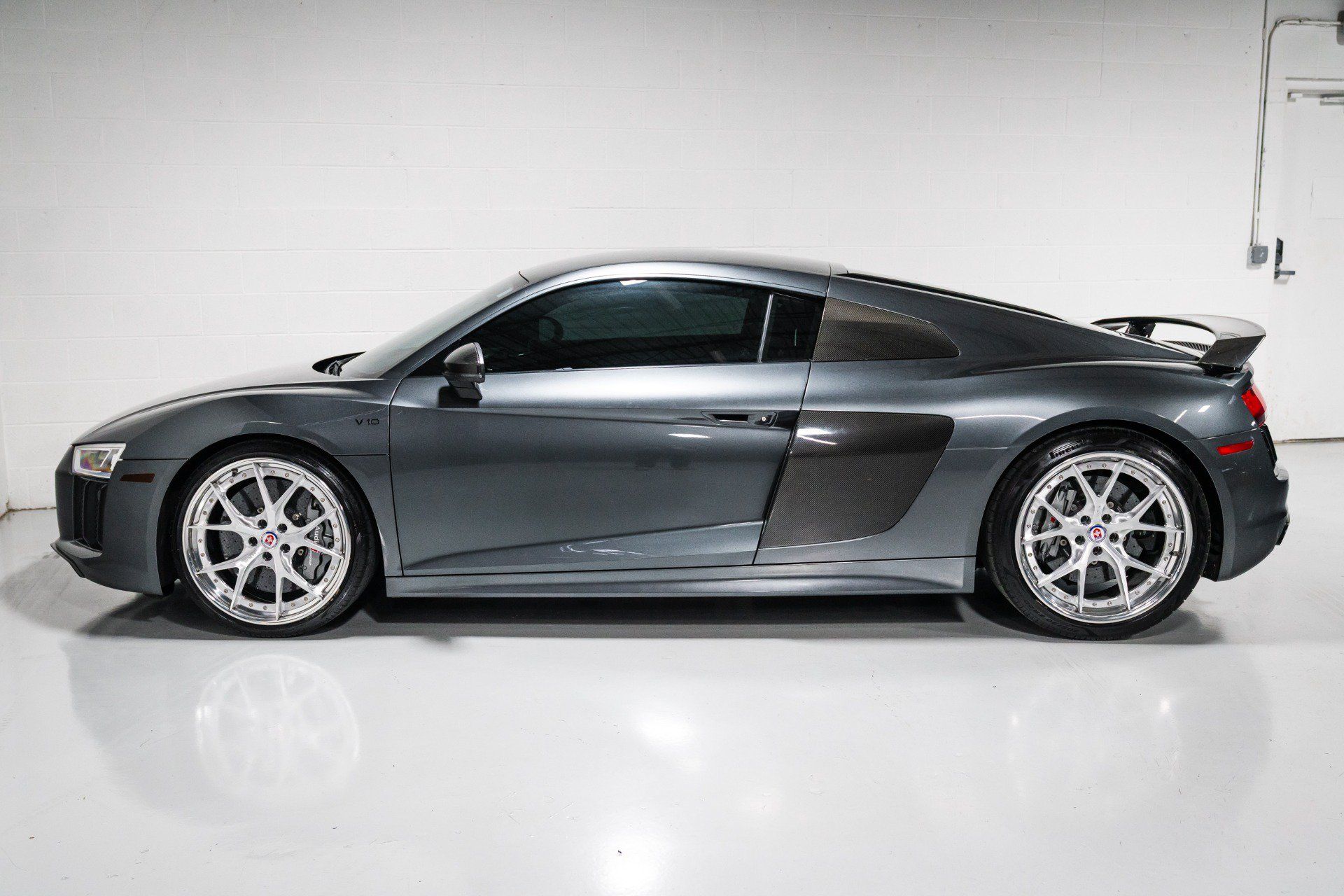 Used 2018 Audi R8 V10 plus AWD/4WD image 6