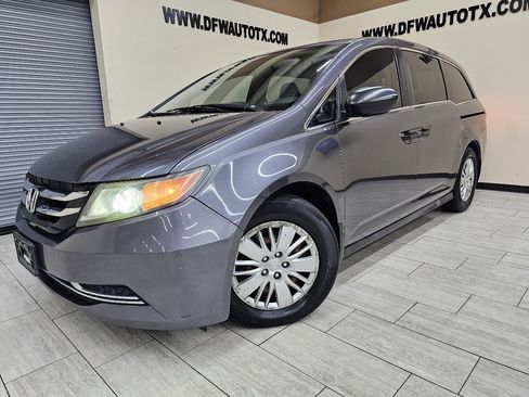 Used 2016 Honda Odyssey LX image 1