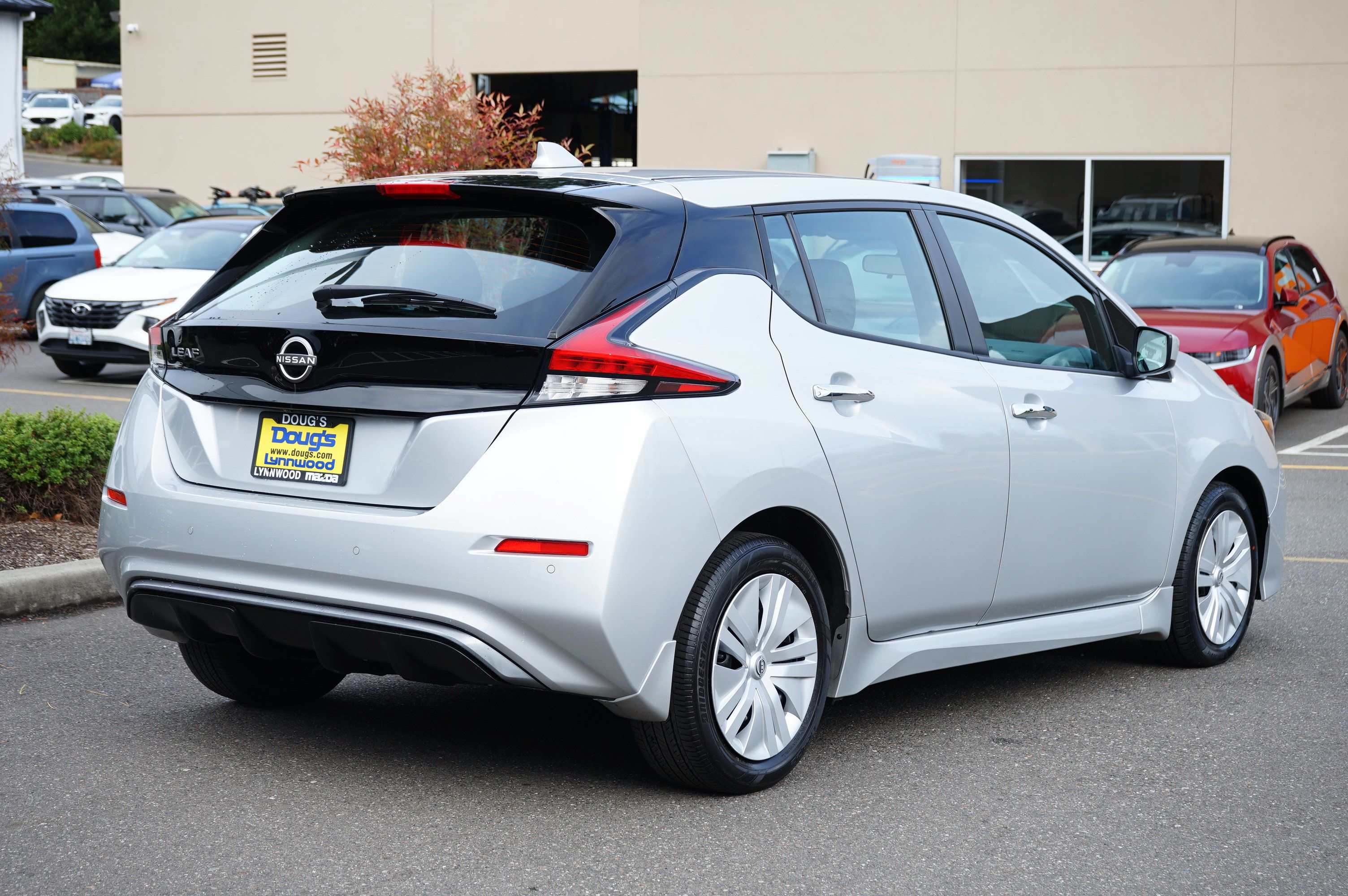 Used 2025 Nissan Leaf S FWD image 3