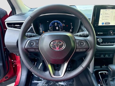 Used 2025 Toyota Corolla Cross XLE w/ Convenience Package AWD/4WD image 11