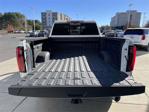 Used 2025 GMC Sierra 3500 Denali Ultimate image 9