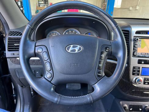 Used 2009 Hyundai Santa Fe Limited w/ Navigation Pkg 5 AWD/4WD image 16