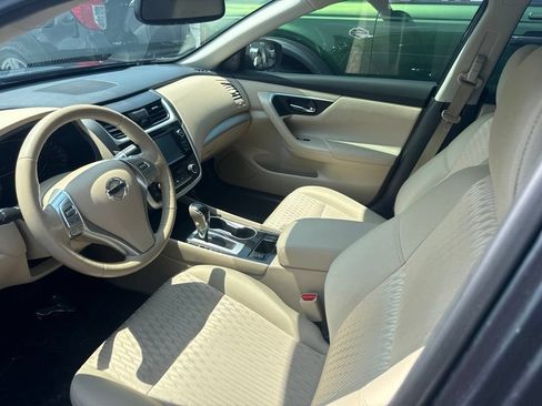 Used 2018 Nissan Altima 2.5 SV w/ 2.5 SV Technology Package FWD image 3