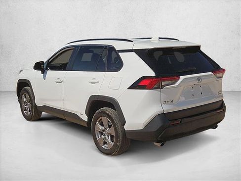 Used 2025 Toyota RAV4 XLE AWD/4WD image 8