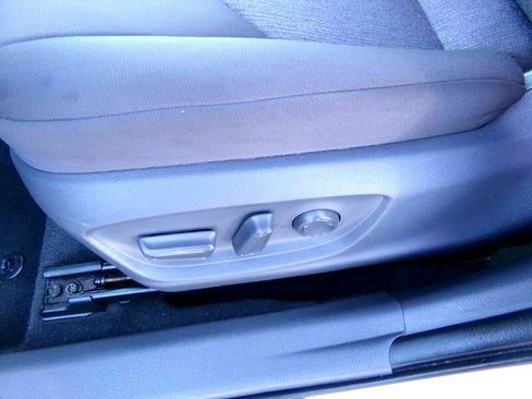 Used 2018 Toyota Camry LE image 11