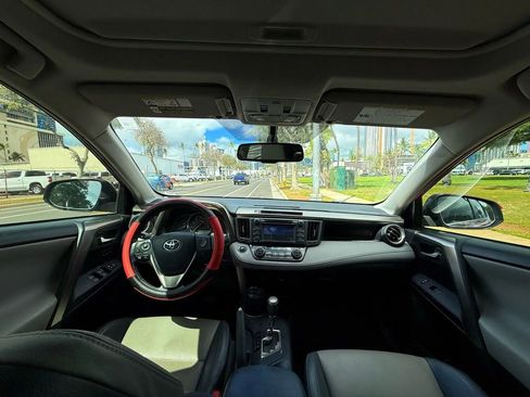 Used 2014 Toyota RAV4 Limited image 10