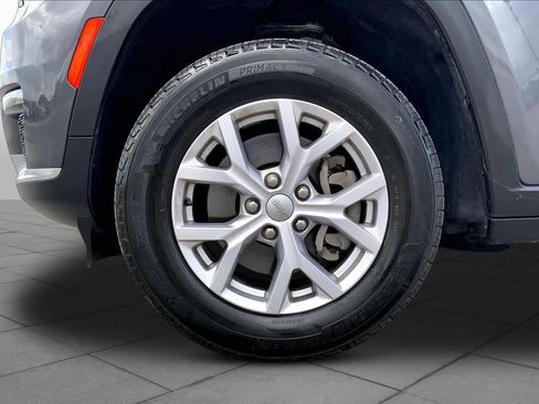 Used 2022 Jeep Grand Cherokee L Limited image 11