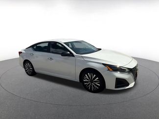 Used 2025 Nissan Altima 2.5 SV FWD video 2
