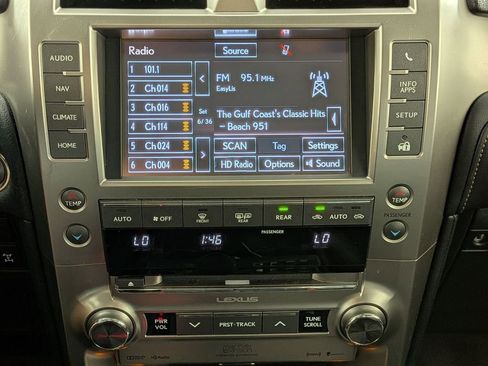 Used 2017 Lexus GX 460 Luxury w/ Preferred Accessory Package AWD/4WD image 18