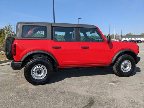 Used 2022 Ford Bronco Base image 18