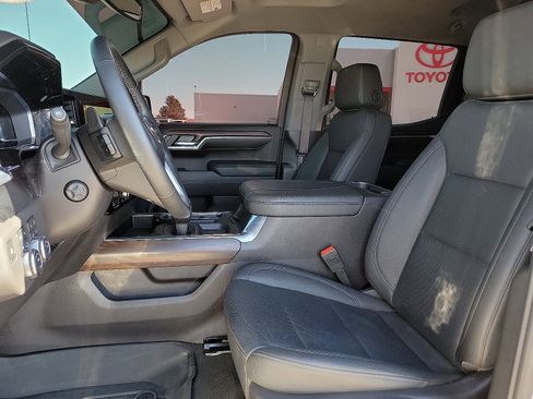 Used 2024 GMC Sierra 1500 SLT image 12