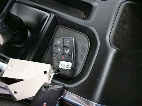 Used 2022 GMC Sierra 1500 SLT w/ SLT Premium Plus Package image 17