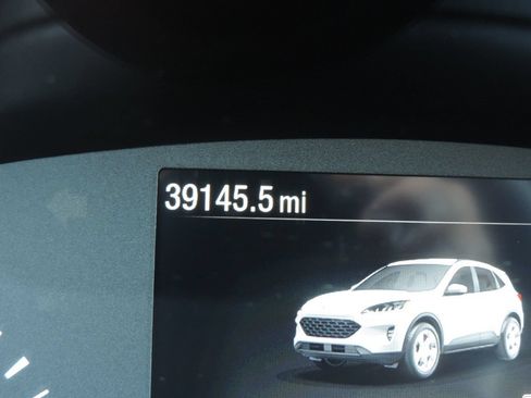 Used 2022 Ford Escape SE w/ SE Sport Appearance Package FWD image 23