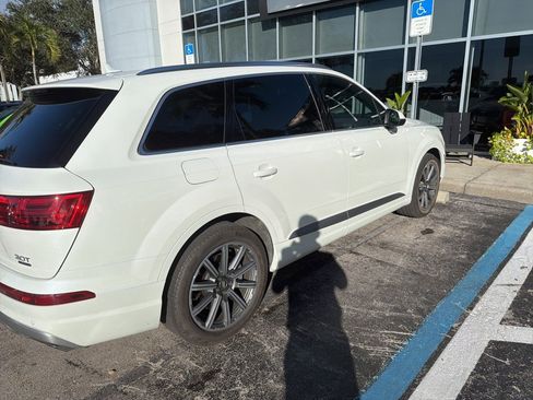 Used 2017 Audi Q7 3.0T Prestige image 4