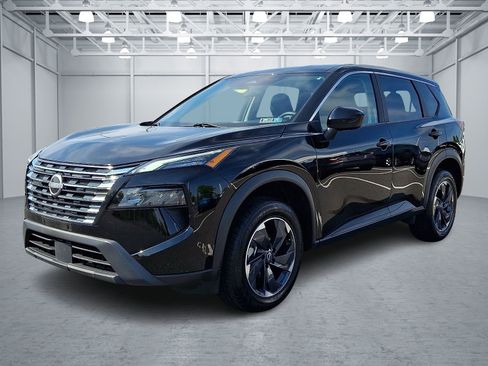Used 2024 Nissan Rogue SV AWD/4WD image 3