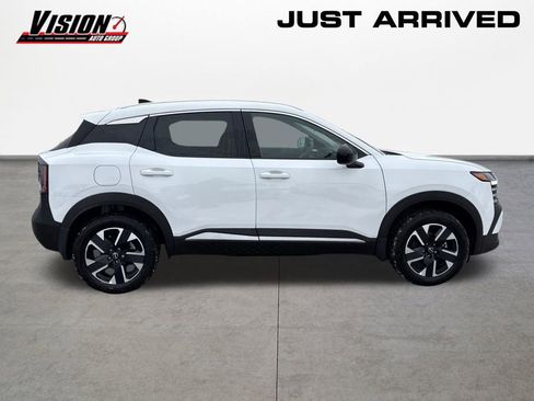 New 2026 Nissan Kicks SV w/ SV Premium Package image 4