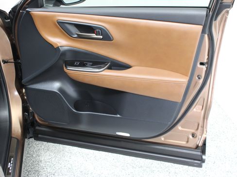 Certified 2025 Toyota Crown Signia w/ Advanced Technology Package AWD/4WD image 38