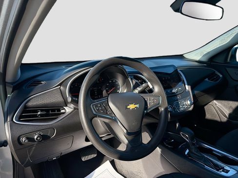 Used 2025 Chevrolet Malibu LT FWD image 10
