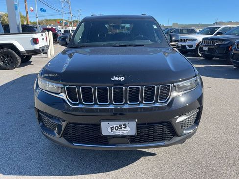 New 2025 Jeep Grand Cherokee 4WD image 2
