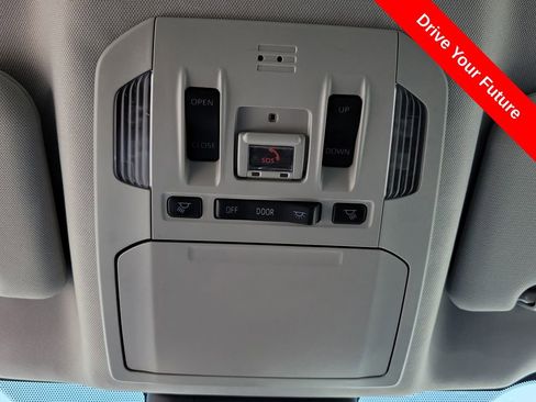 Used 2022 Toyota Highlander Limited FWD image 16
