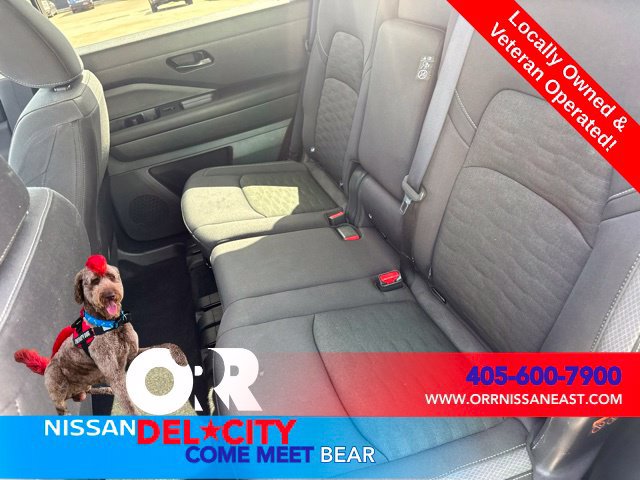 Used 2025 Nissan Pathfinder SV AWD/4WD image 11