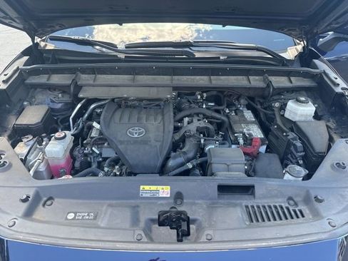 Used 2023 Toyota Highlander XLE AWD/4WD image 16