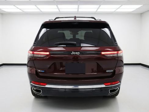 Used 2022 Jeep Grand Cherokee Overland w/ Luxury Tech Group IV AWD/4WD image 5