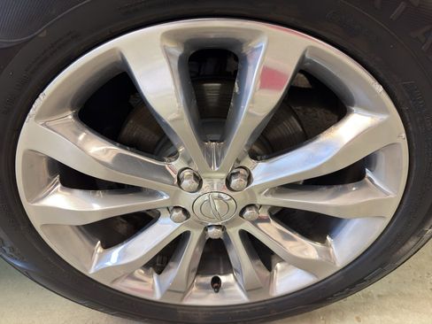 Used 2017 Chrysler 300 C AWD/4WD image 34