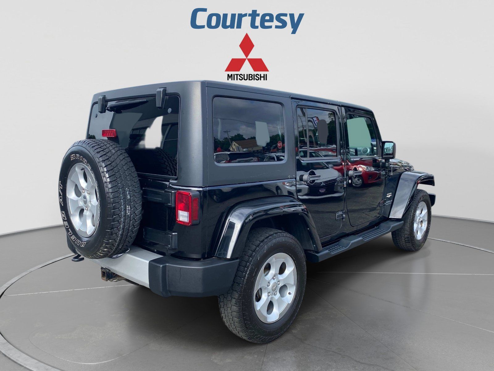 Used 2014 Jeep Wrangler Unlimited Sahara w/ Connectivity Group AWD/4WD image 6
