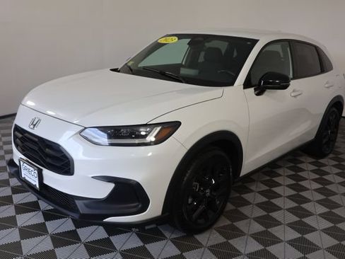 Certified 2023 Honda HR-V Sport image 4
