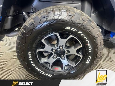 Used 2023 Jeep Wrangler Unlimited Rubicon w/ Cold Weather Group AWD/4WD image 24